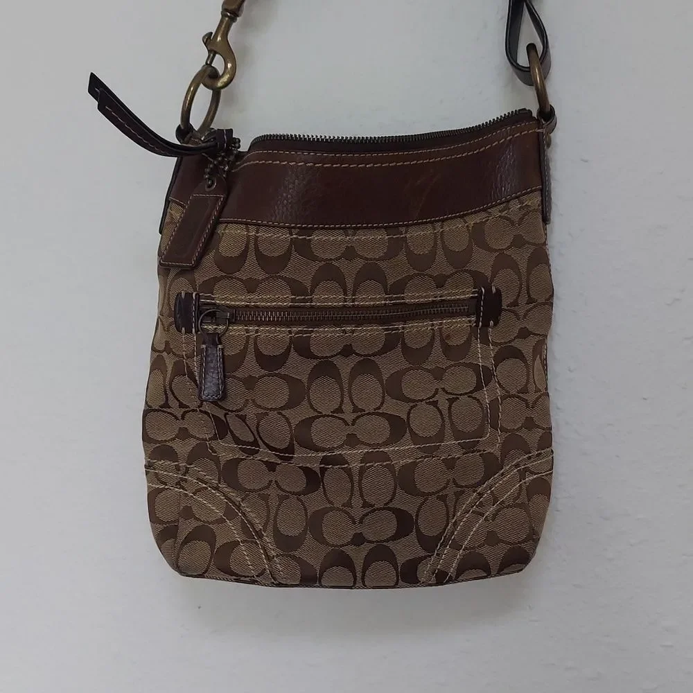 Vintage Coach Signature C Monogram Crossbody Bag - Picture 6 of 16